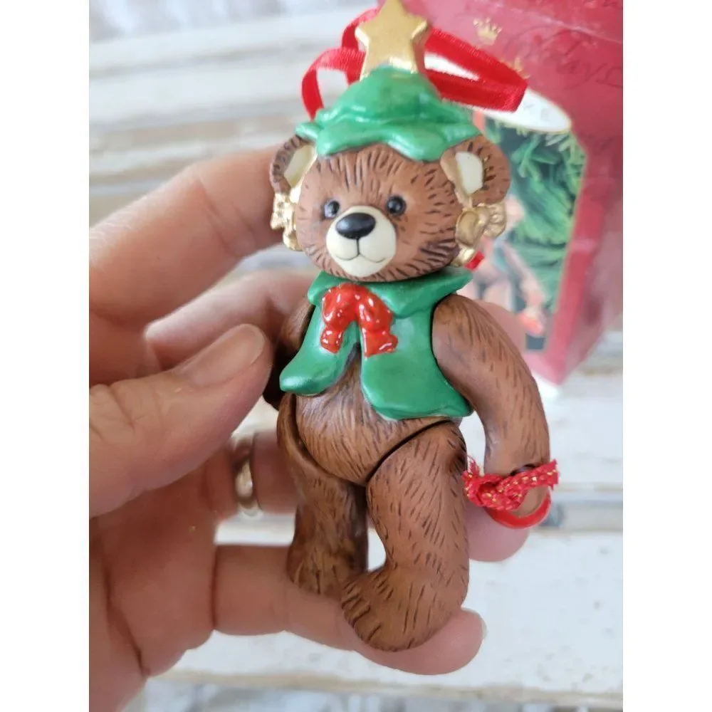 Hallmark gift bearers bear ornament 1999‎ first Xmas tree